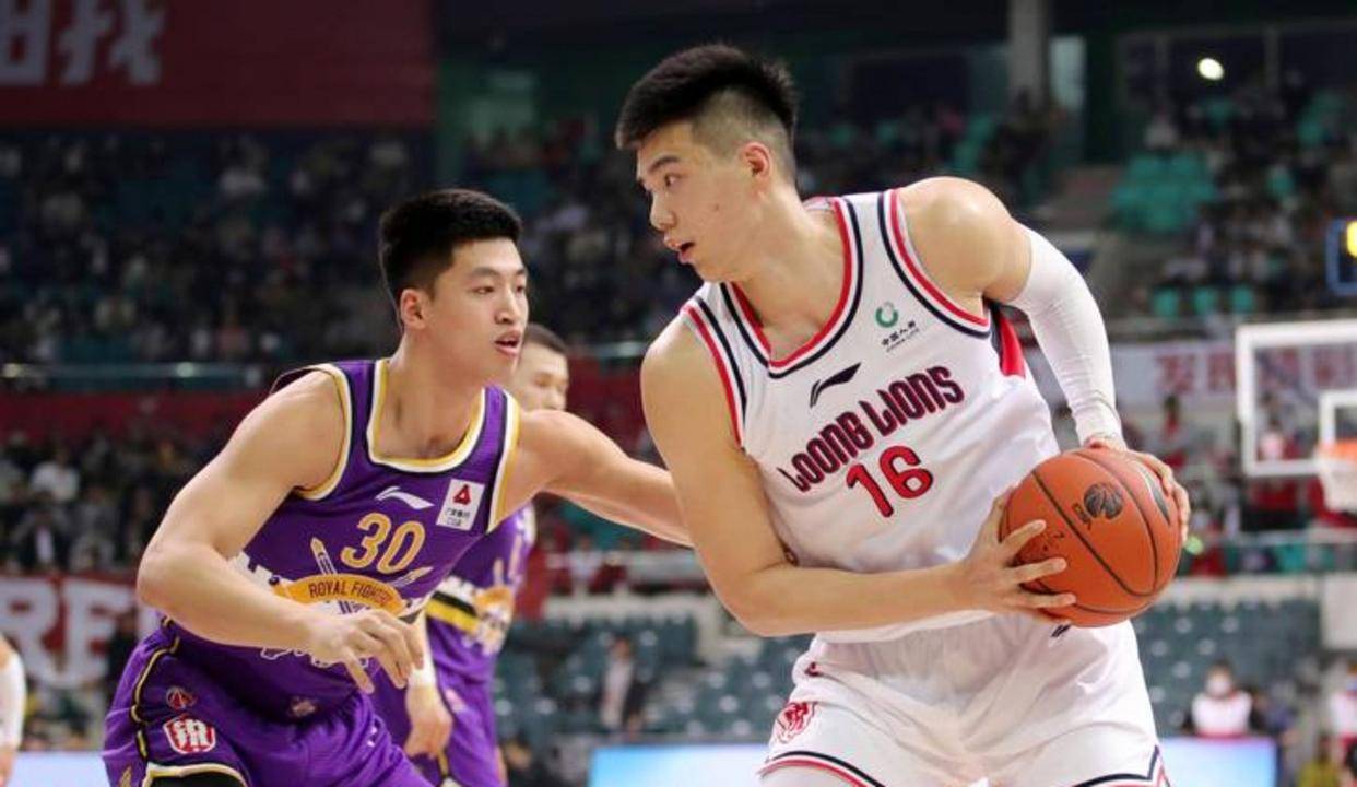 请个假却搅动整个CBA转会市场，焦泊乔从板凳小透明成流言主角，年轻球员压力有多大，广东北控内线之争背后真实困境是什么